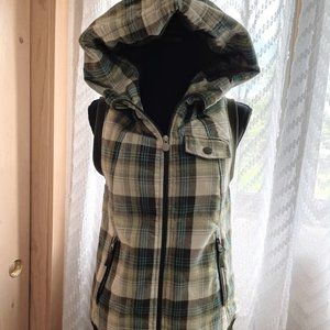 Cozy, cute Burton hooded vest